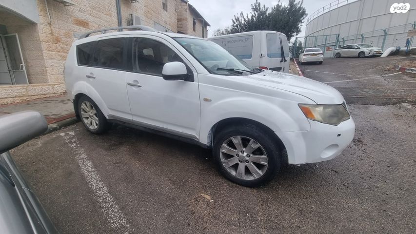 מיצובישי אאוטלנדר