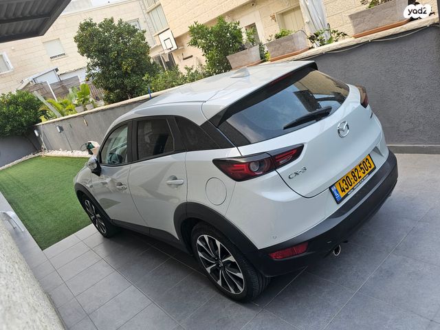 מודעת רכב מאזדה CX-3