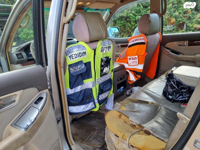 טויוטה לנד קרוזר