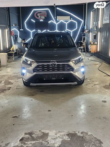 טויוטה RAV4