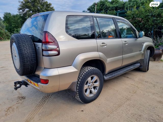 טויוטה לנד קרוזר