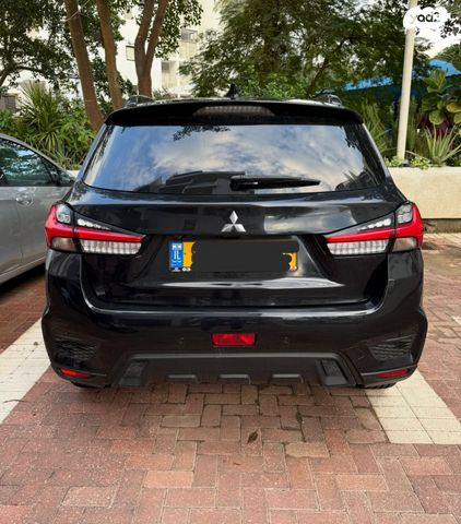 מודעת רכב מיצובישי ASX