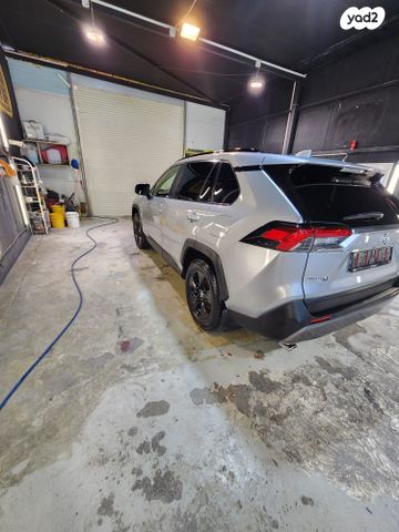 טויוטה RAV4