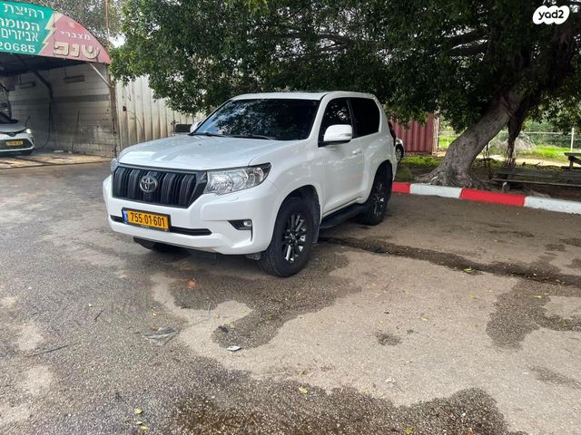 טויוטה לנד קרוזר