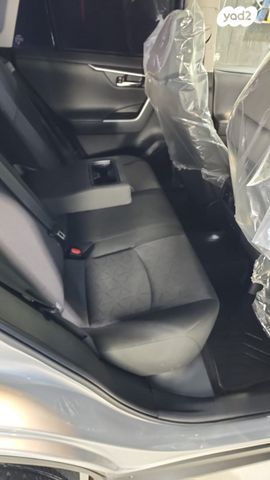 טויוטה RAV4