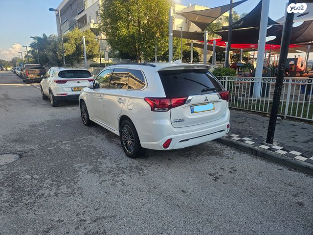 מיצובישי אאוטלנדר