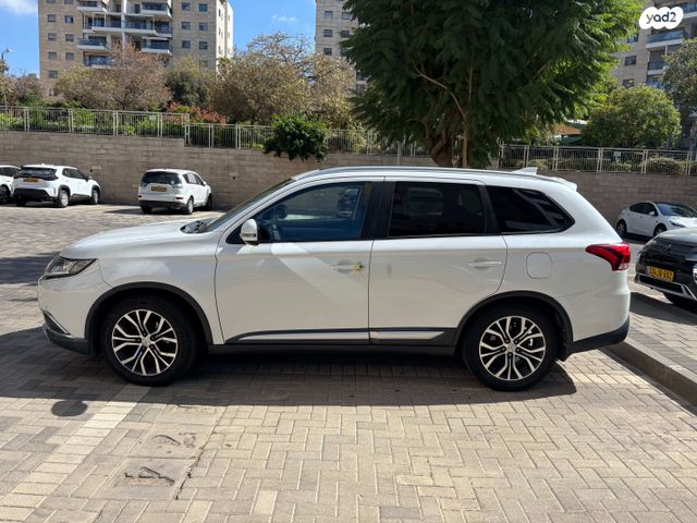 מיצובישי אאוטלנדר