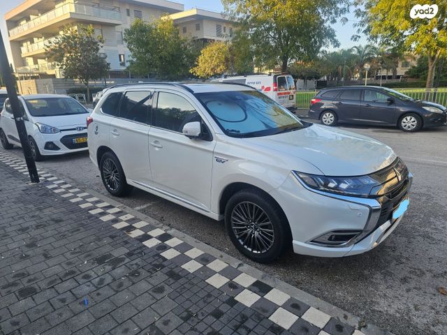 מיצובישי אאוטלנדר