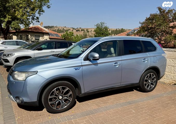 מיצובישי אאוטלנדר