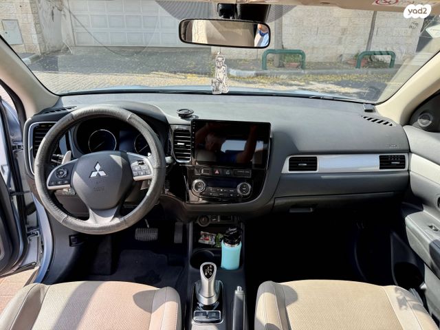 מיצובישי אאוטלנדר