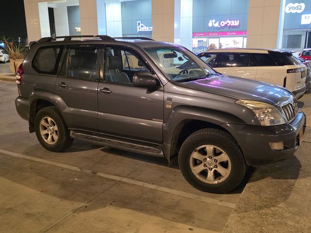 טויוטה לנד קרוזר