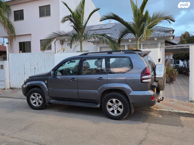 טויוטה לנד קרוזר