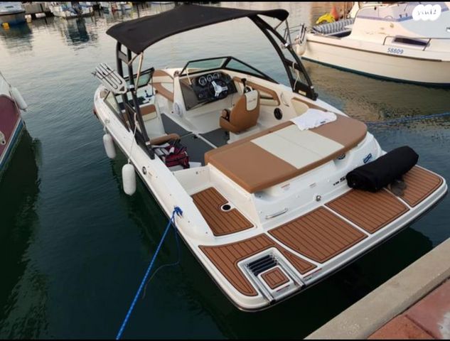 יאכטות - סירות מנוע