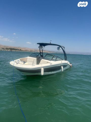 יאכטות - סירות מנוע