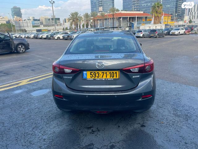 מאזדה 3