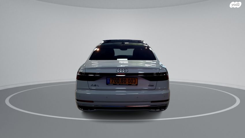 אאודי A8