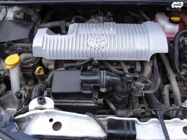 טויוטה יאריס