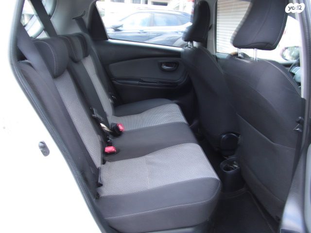 טויוטה יאריס