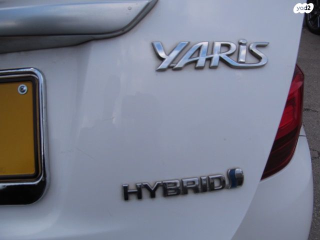 טויוטה יאריס