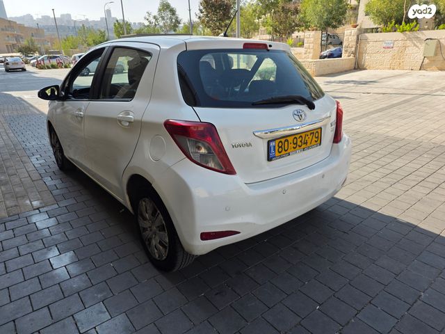 טויוטה יאריס