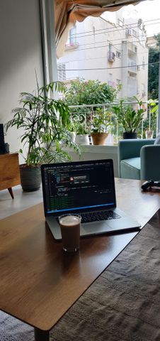 דירה, רש"י 13, רמב"ם, ראשון לציון