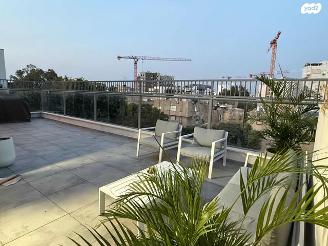 גג/ פנטהאוז, הנשיאים 55, כפר גנים ב, פתח תקווה