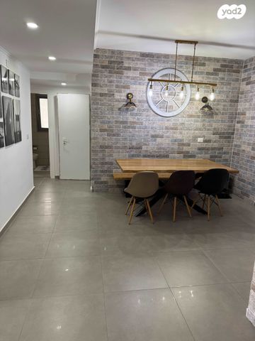 דירה, הרב זבולון גרז 6, רחובות הצעירה, רחובות