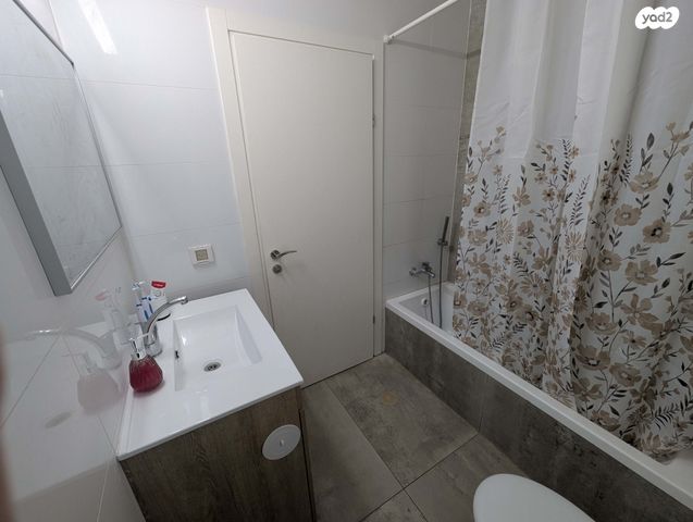 גג/ פנטהאוז, נחל פולג 25, צור יצחק, צור יצחק