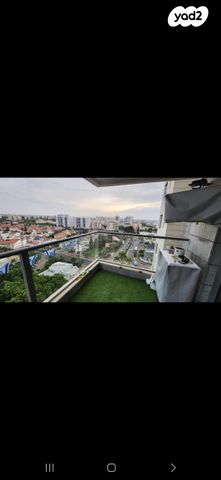 דירה, הרמן חיים קאופמן 8, אושיות, רחובות