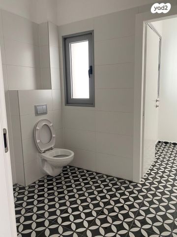 דירה, האישה העברייה 16, כרמי גת, קרית גת