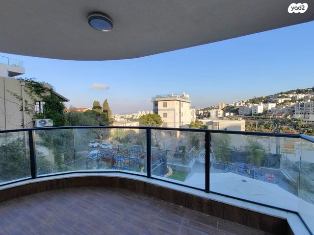 דירה, בנימין ד'ישראלי 45, אחוזה, חיפה