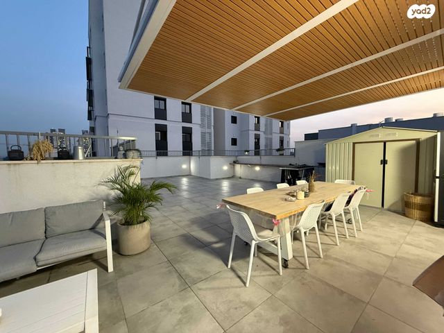 גג/ פנטהאוז, הנשיאים 55, כפר גנים ב, פתח תקווה