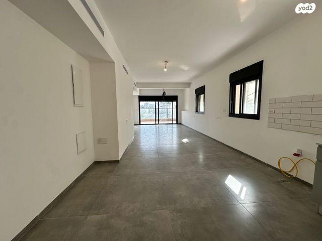 דירה, בנימין ד'ישראלי 45, אחוזה, חיפה