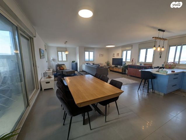 גג/ פנטהאוז, נחל פולג 25, צור יצחק, צור יצחק