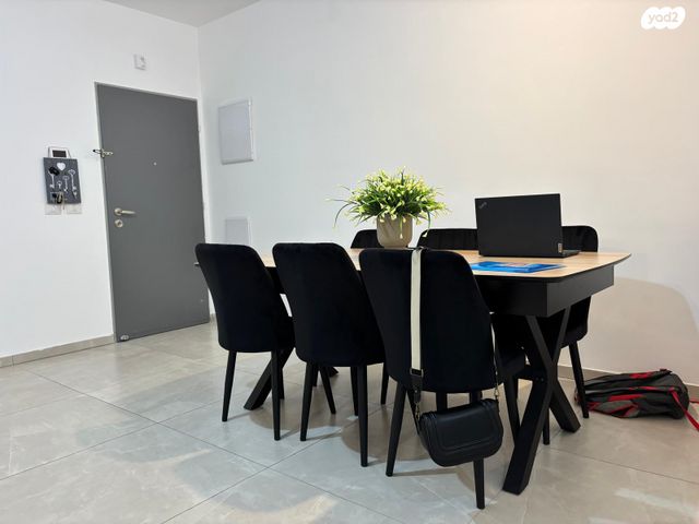 דירה, שלום הגליל 7, אריק שרון, נהריה