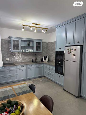 דירה, הרב זבולון גרז 6, רחובות הצעירה, רחובות