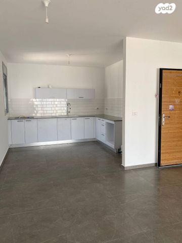 דירה, האישה העברייה 16, כרמי גת, קרית גת