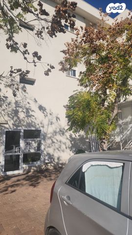 דירה, אירוס 14, אזורי גדרה, גדרה