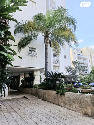 דירה, פנחס רוטנברג 73, נווה רם, שיכון מזרחי, רמת גן