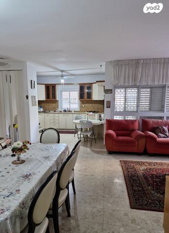 דירה, פנחס רוטנברג 73, נווה רם, שיכון מזרחי, רמת גן