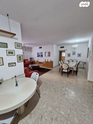 דירה, פנחס רוטנברג 73, נווה רם, שיכון מזרחי, רמת גן