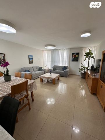 גג/ פנטהאוז, שדרות ז'בוטינסקי 9, מרכז העיר דרום, נתניה