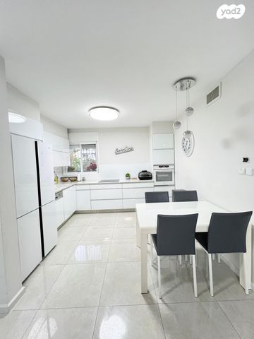 דירה, הצורן 8, נופי סלע, מעלה אדומים