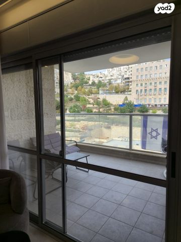 דירה, הרב כלפון משה הכהן 18, חומת שמואל, הר חומה, ירושלים