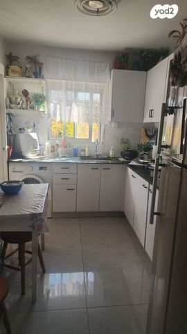 דירה, אירוס 14, אזורי גדרה, גדרה