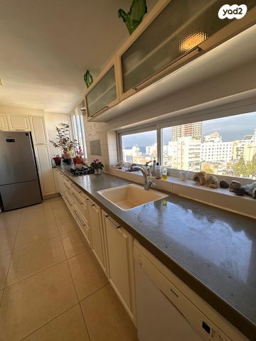 גג/ פנטהאוז, שדרות ז'בוטינסקי 9, מרכז העיר דרום, נתניה