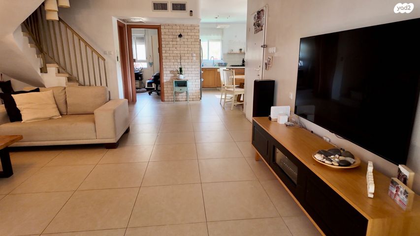 דו משפחתי, מדבר צין 1, עלמון, עלמון