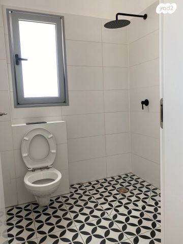 דירה, האישה העברייה 16, כרמי גת, קרית גת