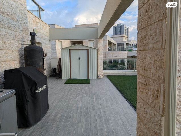 גג/ פנטהאוז, נחל פולג 25, צור יצחק, צור יצחק