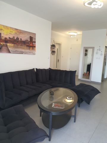 אריה עוזר 16